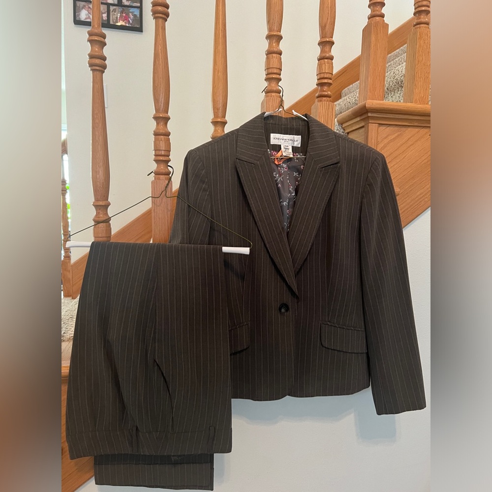 Jones New York 2-piece Suit (10p)